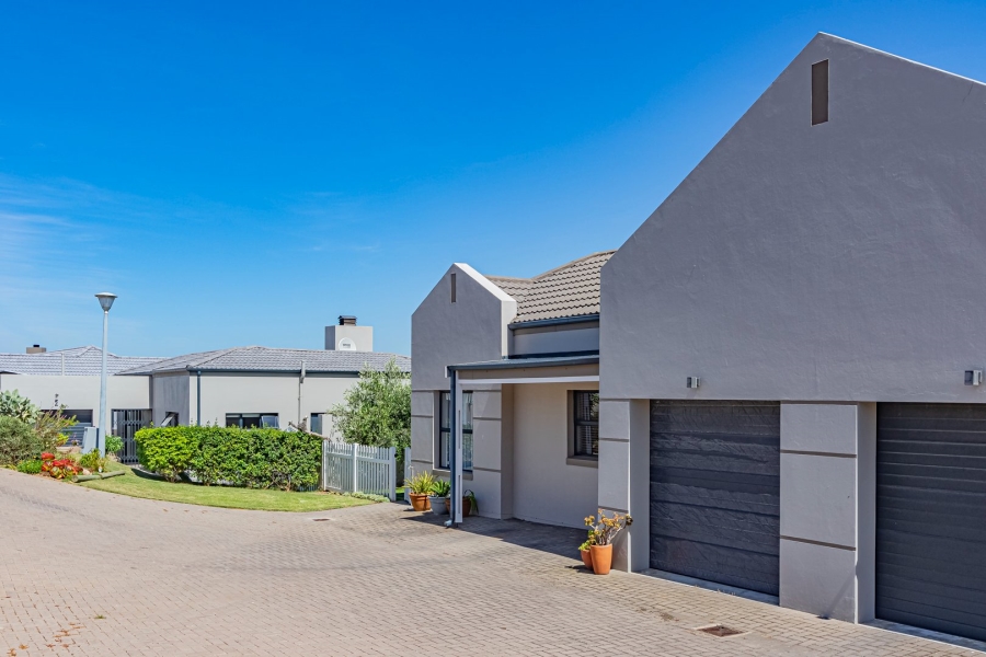 2 Bedroom Property for Sale in Reebok Western Cape